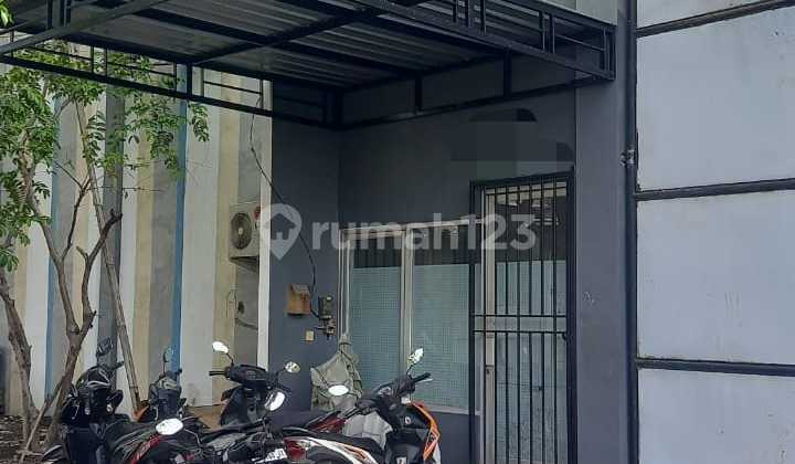 Warehouse for Sale in Safe & Lock Warehouse Complex Warehouse for Sale in Safe & Lock Warehouse Complex