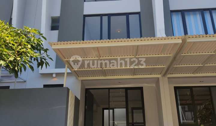 For Rent: Ready-to-Occupy House in Royal Residence Cluster Serenade, Surabaya For Rent: Ready-to-Occupy House in Royal Residence Cluster Serenade, Surabaya