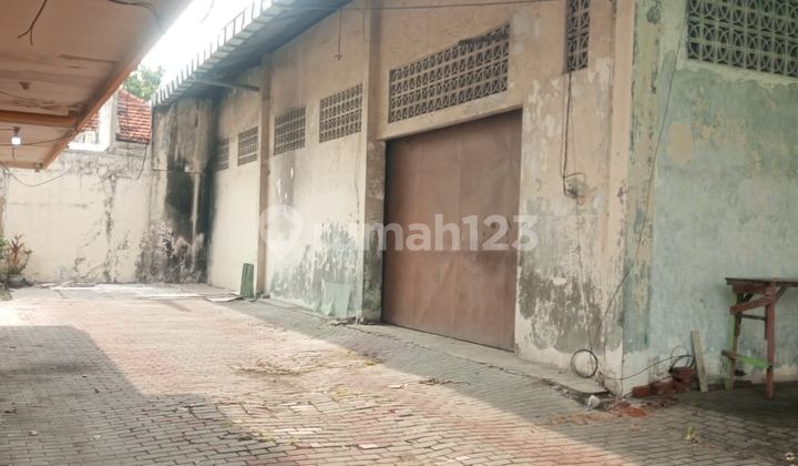 FOR RENT WAREHOUSE IN DUKUH KUPANG BARAT FOR RENT WAREHOUSE IN DUKUH KUPANG BARAT