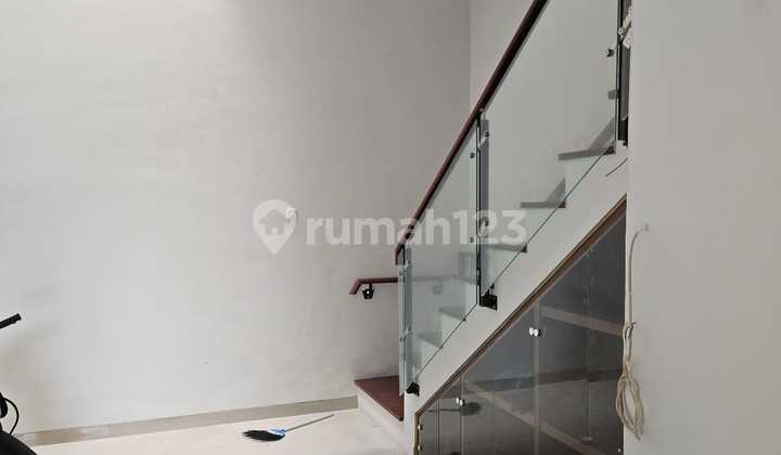 Dijual Rumah 2 Lantai di Duku Tengah, Pondok Tjandra, Sidoarjo 2