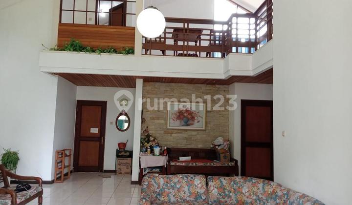 Dijual Rumah 1,5 Lantai di Raya Jemursari Surabaya 2