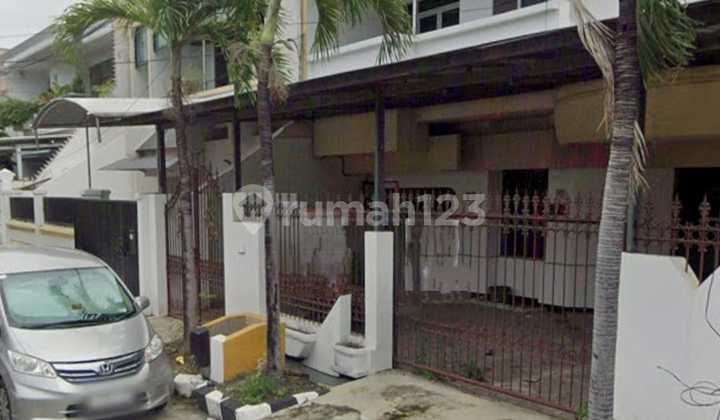 HOUSE FOR SALE IN MANYAR KERTOARJO