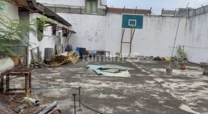 FOR SALE 3-STORY STRATEGIC SHOPHOUSE, MOJOKERTO 2