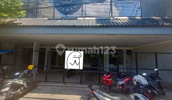 FOR RENT: COMMERCIAL BUILDING IN A BUSY AND STRATEGIC LOCATION IN UNDAAN KULON, SURABAYA FOR RENT: COMMERCIAL BUILDING IN A BUSY AND STRATEGIC LOCATION IN UNDAAN KULON, SURABAYA