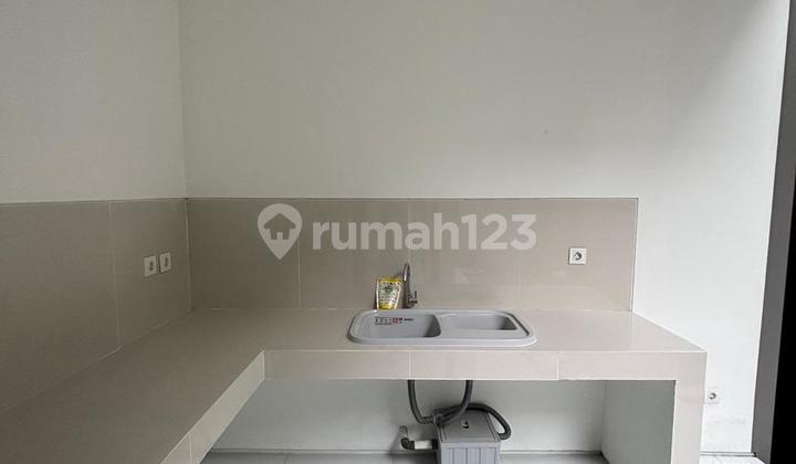 For Sale New Ready-to-Occupy Dempsey Type House in Distric9 Citraland, Surabaya 2