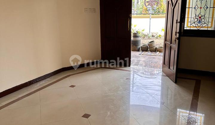 DISEWAKAN RUMAH DI MANYAR KERTOARJO 2