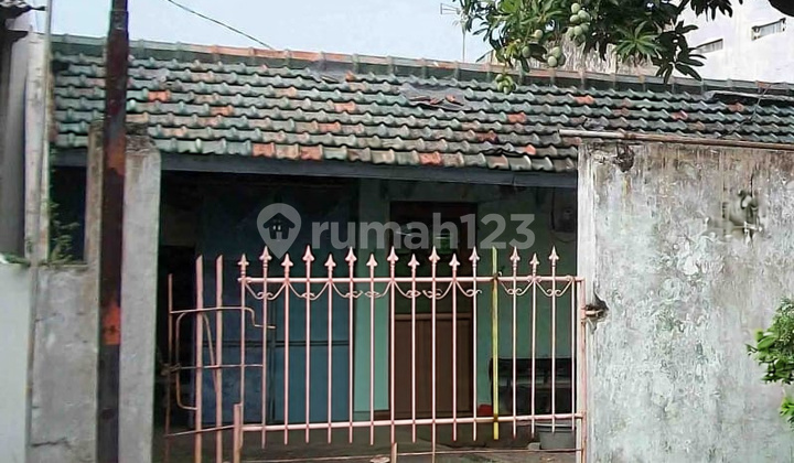 DIJUAL RUMAH HITUNG TANAH DI TAMAN KUTISARI INDAH