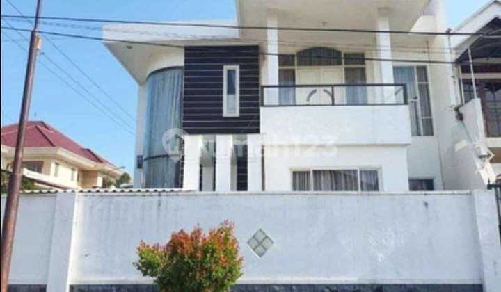 DIJUAL RUMAH 2,5LT SIAP HUNI DI DHARMAHUSADA INDAH, FURNISH