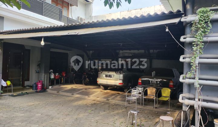 FOR SALE QUICKLY 2-STORY HOUSE IN HOOK POSITION — BELOW MARKET! 2