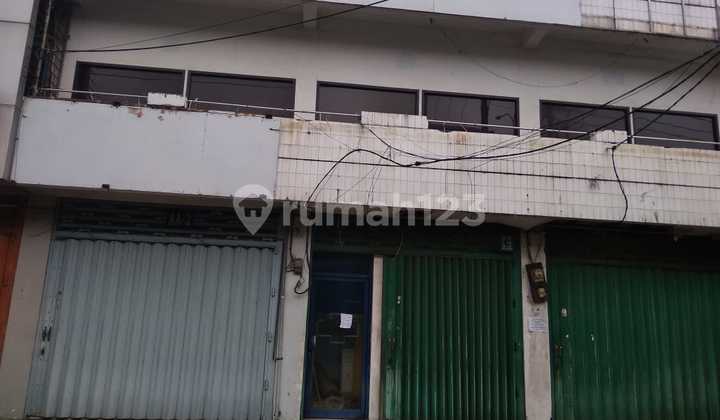 FOR RENT 4-STORY SHOPHOUSE READY TO USE - 2 UNITS AT RAYA TAMAN ASRI PONDOK TJANDRA FOR RENT 4-STORY SHOPHOUSE READY TO USE - 2 UNITS AT RAYA TAMAN ASRI PONDOK TJANDRA
