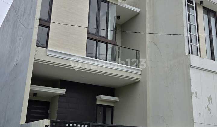 Dijual Rumah 2 Lantai di Duku Tengah, Pondok Tjandra, Sidoarjo Dijual Rumah 2 Lantai di Duku Tengah, Pondok Tjandra, Sidoarjo