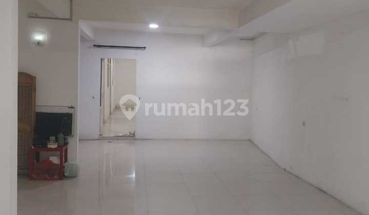 FOR RENT 3-STORY HOUSE READY TO OCCUPY IN RAYA NGINDEN SUITABLE FOR RESIDENCE OR BUSINESS HOUSE