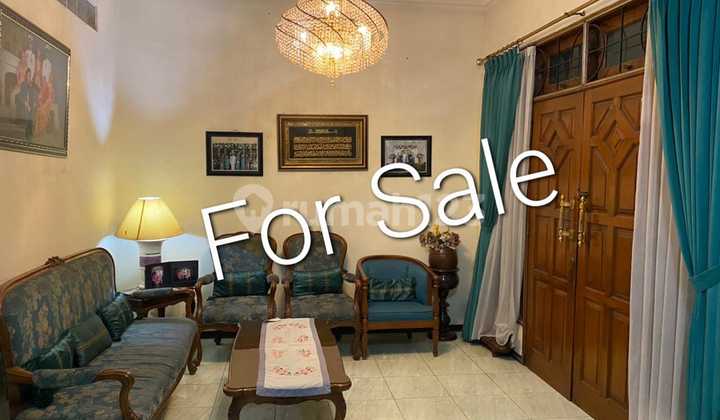 DIJUAL RUMAH 2LT SIAP HUNI & STRATEGIS DI PINGGIR JALAN RAYA 2