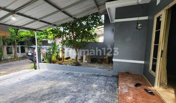 Spacious House for Rent in Bukit Cimanggu City, Bogor, with Air Conditioning.