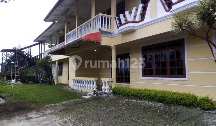 Cibodas Main Road Villa Furnished and Suitable for Investment Cibodas Main Road Villa Furnished and Suitable for Investment