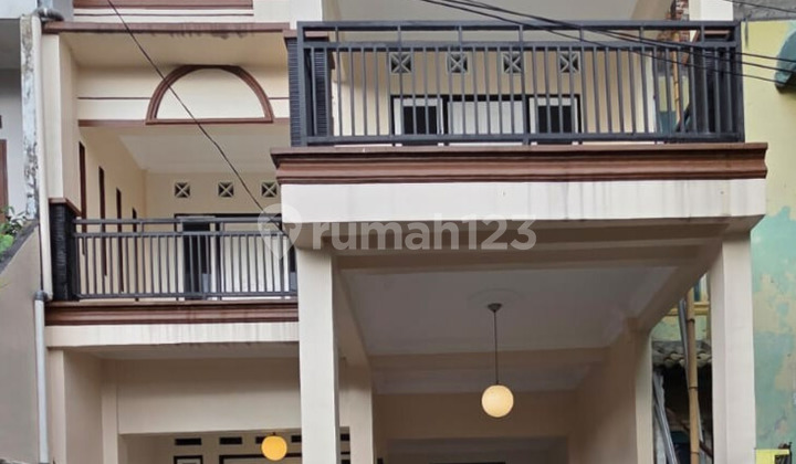 Rumah Siap Huni 3 Lantai Griya Indah Dekat Akses Tol