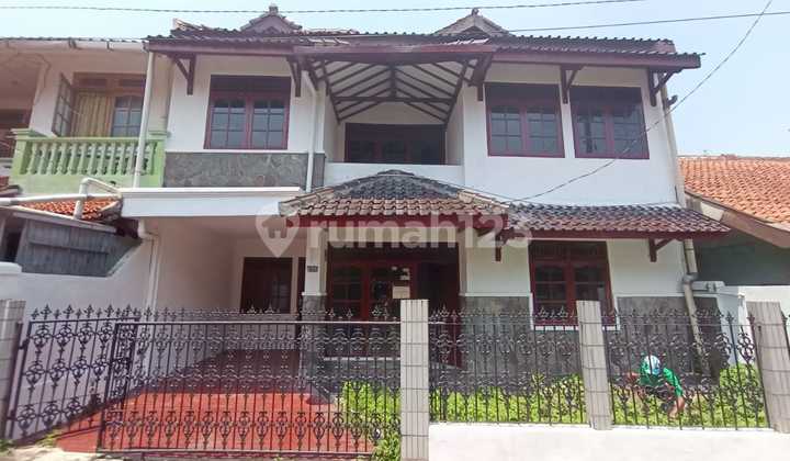 5 Bedroom House Near Bogor Station and Mosque