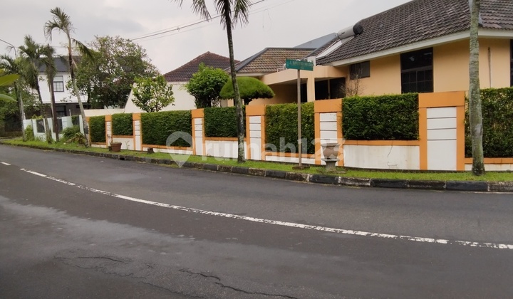 Rumah Hook Dekat Akses 2 Gerbang Pintu Toll Perbatasan Jakarta Timur