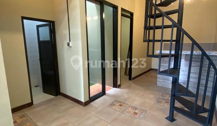 Rumah Bagus Mezanine Dekat Stasiun Cilebut 2