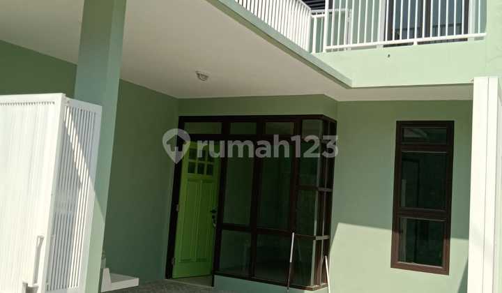 Rumah Bagus 2 Lantai Dekat Stasiun Cilebut 2