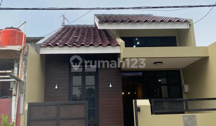 Rumah Bagus Mezanine Dekat Stasiun Cilebut