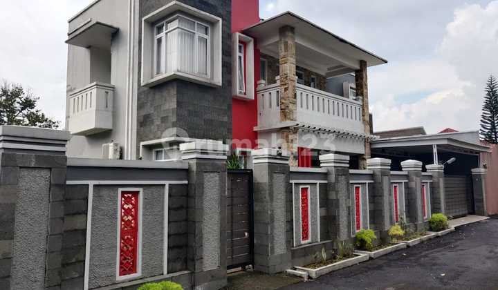 Rumah Mewah Dengan Kolam Renang Di Baranangsiang Indah Kota Bogor