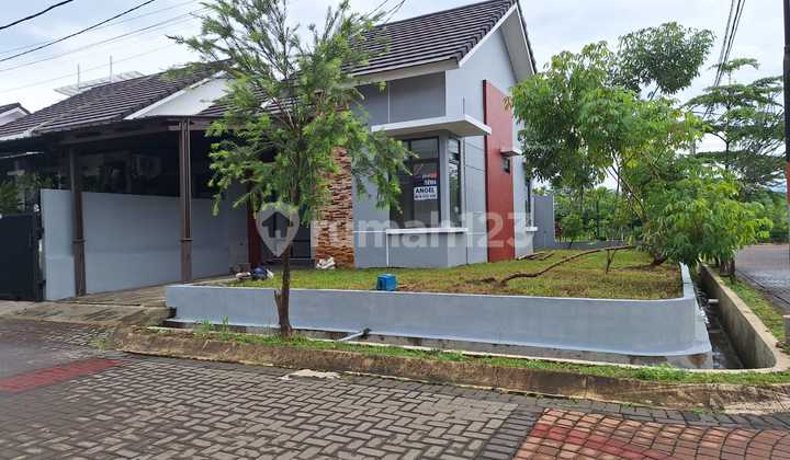 Hook House for Rent in Cluster Savana Botheo Bcc Hook House for Rent in Cluster Savana Botheo Bcc