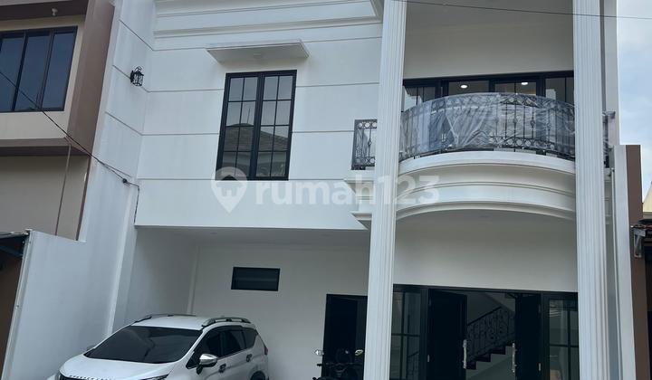 Rumah Mewah American Classic Di Townhouse Taman Cimanggu Rumah Mewah American Classic Di Townhouse Taman Cimanggu