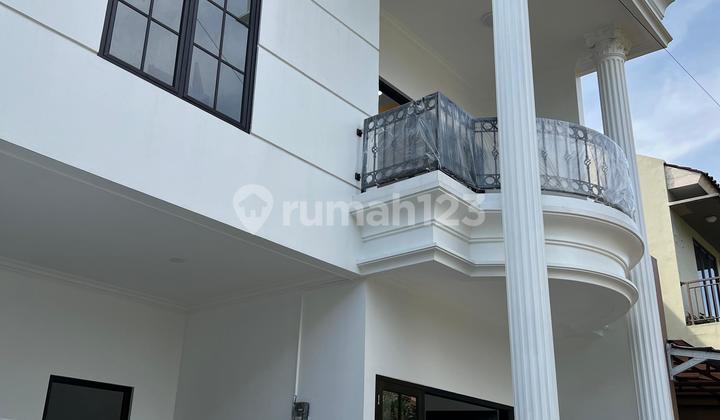American Classic Luxury House In Taman Cimanggu Townhouse 2
