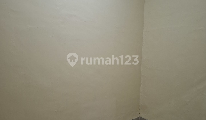 Rumah Siap.huni Cantik Ada Rooftop Bebas Banjir Dekat Lapangan Bola 2