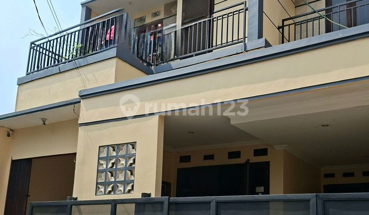 Rumah 2 Lantaistrategis bisa untuk Usaha Dekat Jalan Utama