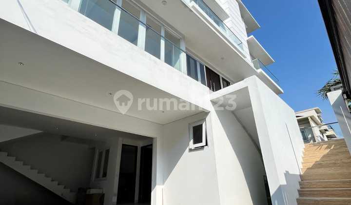 Rumah Mewah Bonus Kolam Renang di Perumahan Sunter Paradise 2, Jl. Sunter Permai Raya, Sunter Agung, Tanjung Priok, Kota Jakarta Utara, DKI Jakarta, Indonesia, 14350, Sunter