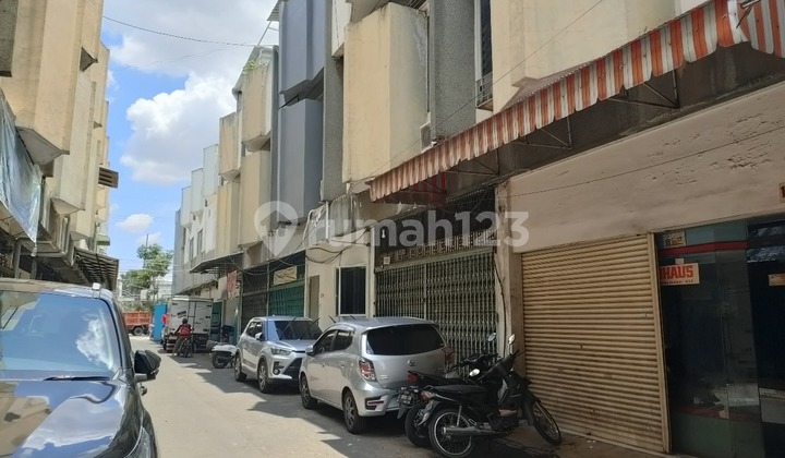 Jual Ruko Murah di Ngaglik Surabaya di Gapura Ngaglik Dka, Jl. Ngaglik, Kapasari, Genteng, Kota Surabaya, Jawa Timur, Indonesia, 60273, Tambaksari Ruko