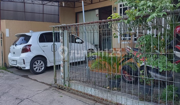 Rumah Tinggal Cocok Untuk Keluarga Besar Lokasi Strategis Dekat Kampus Atmajaya 2