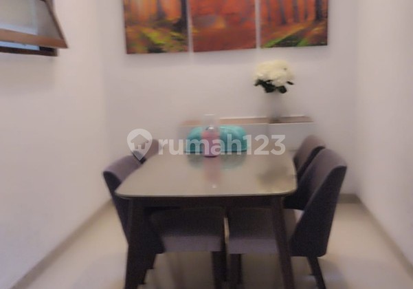 Disewakan Rumah Semi Furnish Sangat Strategis di Nolokaten, Depok , Hanya 2 Menit ke Amplaz 2