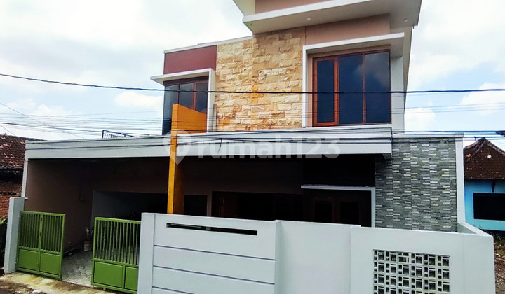 Rumah Mewah Siap Huni Lokasi Strategis