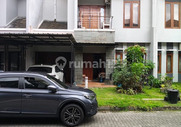 Luxurious 2-Story Residence in Palagan Housing, Near Hyatt & Popular Restaurants