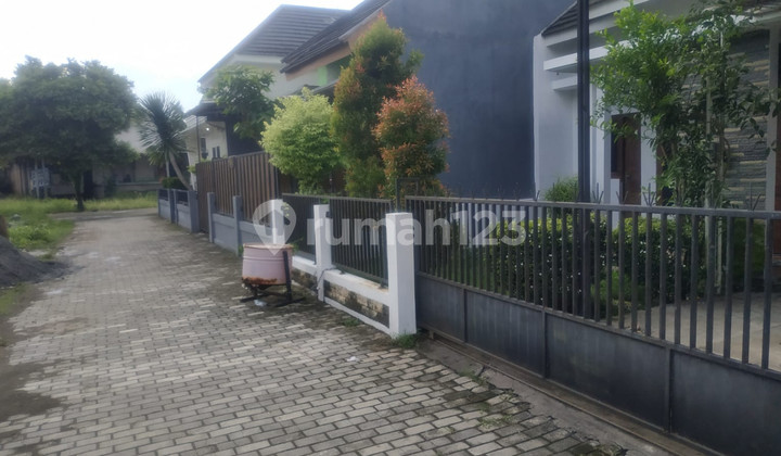 Ready-to-Occupy House in a Cluster + Furniture, Near Bibis Godean Sleman Market 2