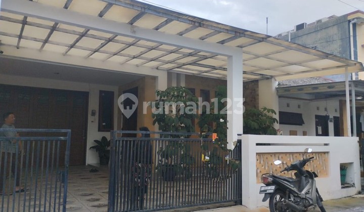 Disewakan Rumah Semi Furnish Sangat Strategis di Nolokaten, Depok , Hanya 2 Menit ke Amplaz
