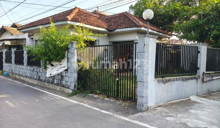 Investment in a 546 Square Meter House, Located 300 Meters from Jogja-Solo Road KM 11