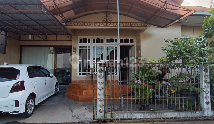 Rumah Tinggal Cocok Untuk Keluarga Besar Lokasi Strategis Dekat Kampus Atmajaya 1