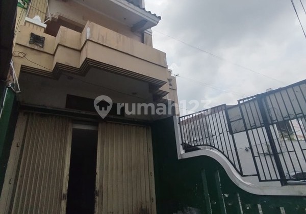 For Rent Strategic 2-Story Shop House, Perfect for Business in Samirono, Caturtunggal, Depok, Sleman. 1