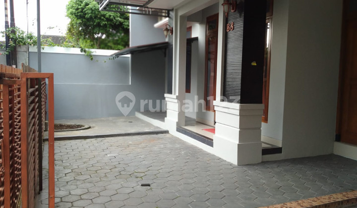 Minimalist 5-Bedroom House Near UGM Suitable For Family - Perum Cemara Estate 2