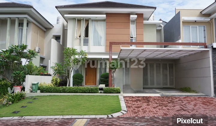Rumah Mewah di Dalam Perumahan Green Hills Residence Ngaglik Sleman