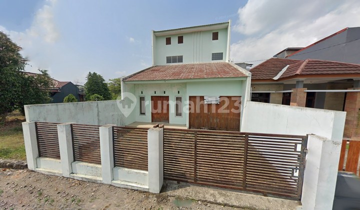 House with a Beautiful Environment, Location near Hermina Maguwoharjo Hospital, Depok, Sleman.