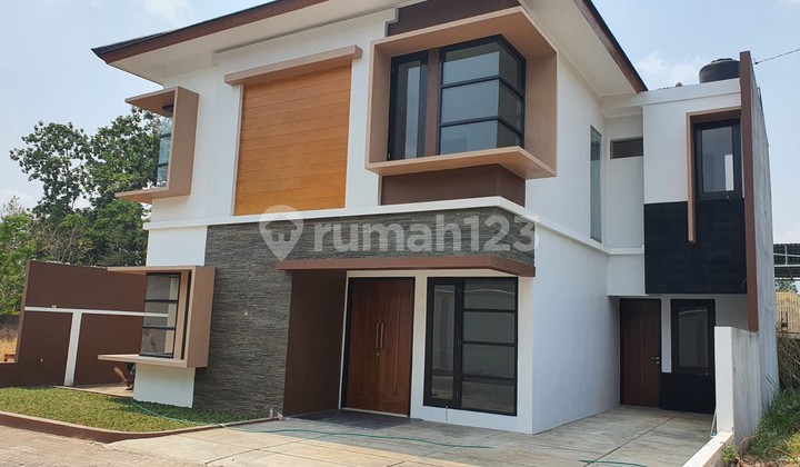 Rumah Mewah 2 Lantai Lokasi Tengah Kota Dekat Kampus UPN 2