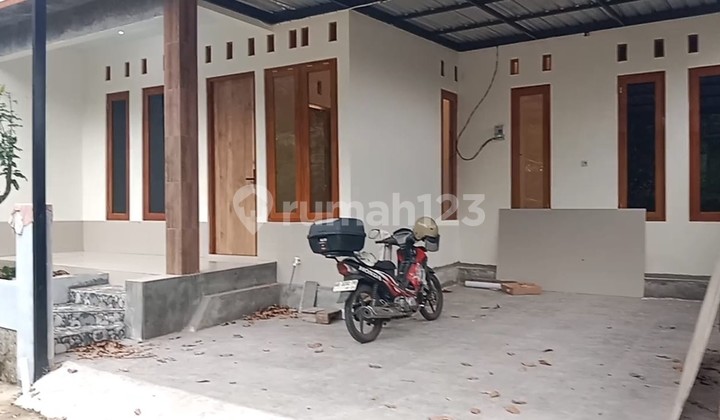 Rumah Dengan Lingkungan Asri Lokasi Dekat SMPN 3 Ngaglik Sleman. 2