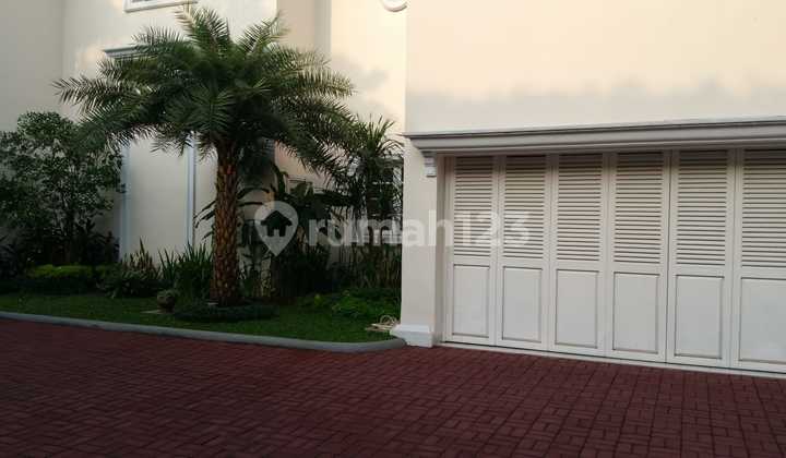 Large Luxurious House in Lebak Bulus