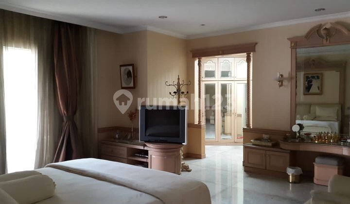 Dijual Rumah Bagus di Bukit Gading Villa 2