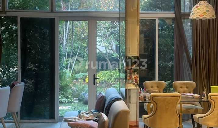 Rumah Siap Huni Dengan 3 Lantai Marmer Dikelapa Gading